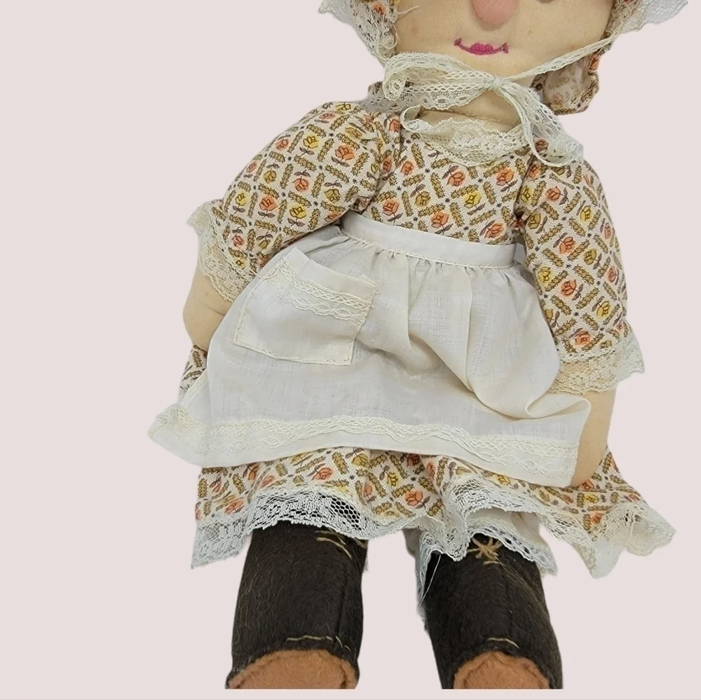 Vintage Country Grandma Doll Handmade Stitching Folkart T43